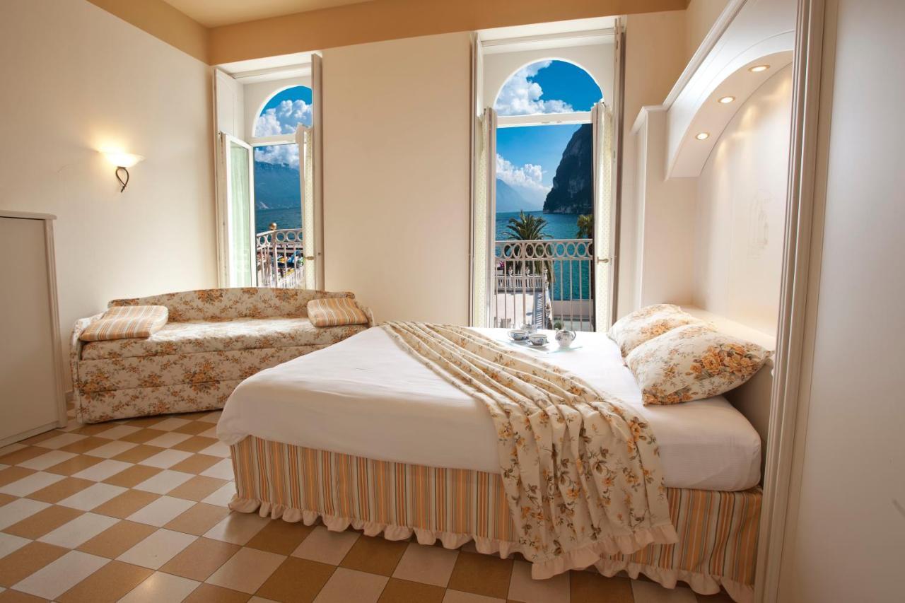 Bellavista Lakefront Hotel & Apartments Рива-дель-Гарда Экстерьер фото